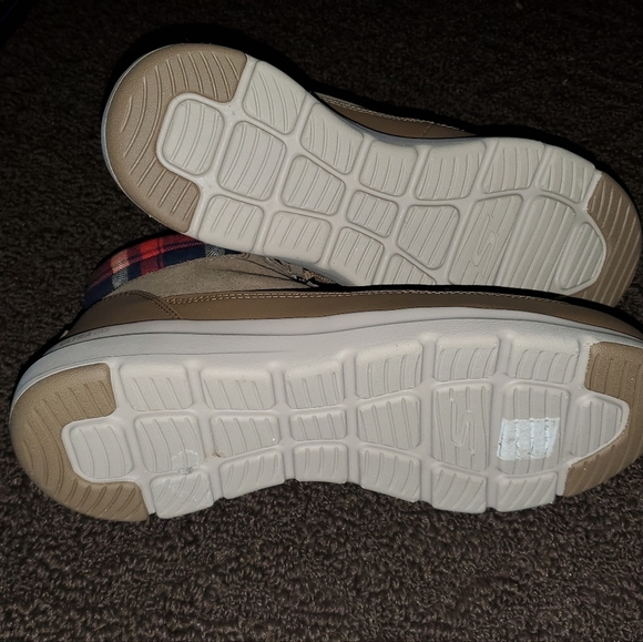 Skechers air cooled goga mat memory foam leather boots. New without tags. - Picture 4 of 6